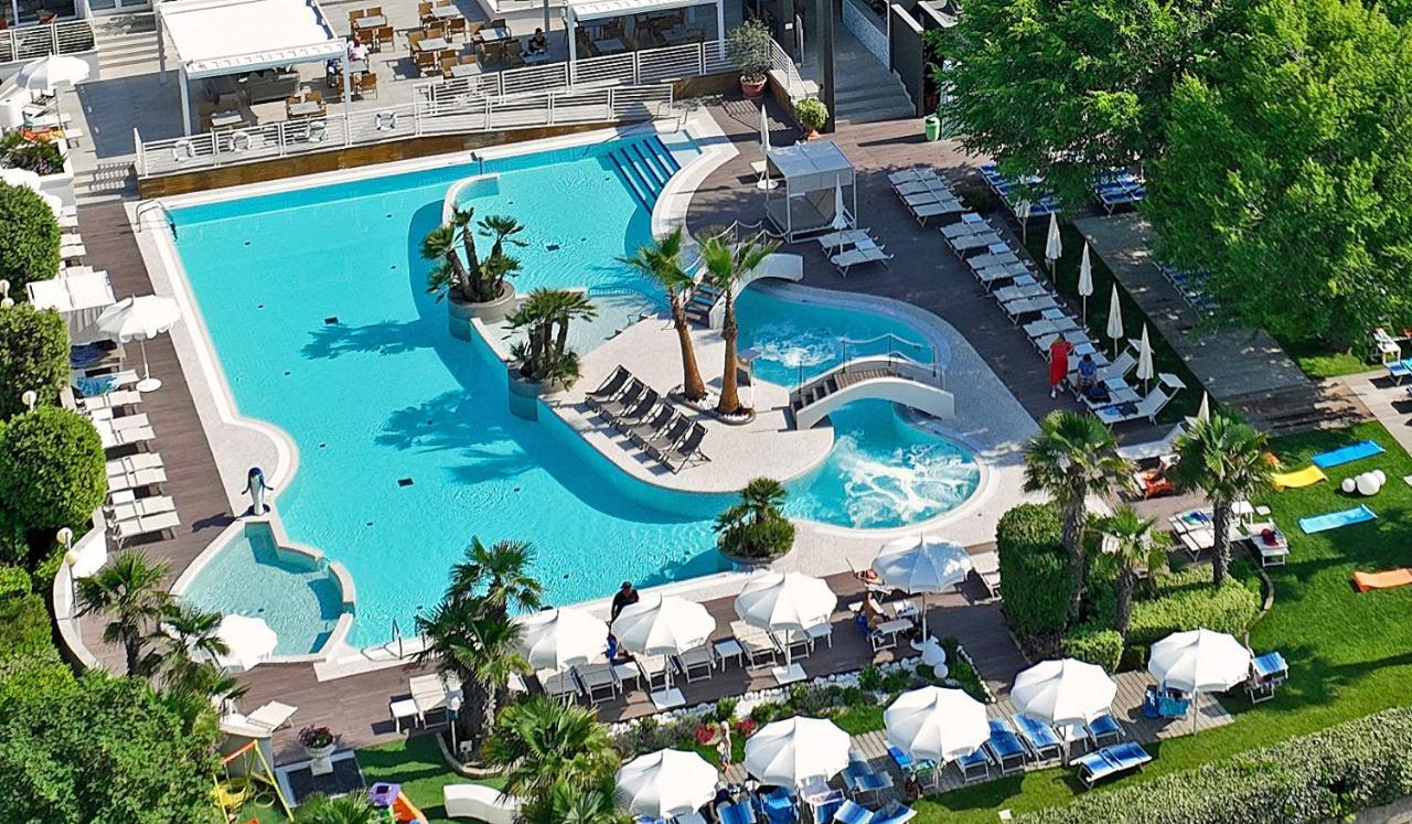 Majestic Beach Hotel & Wellness Bibione Exterior photo