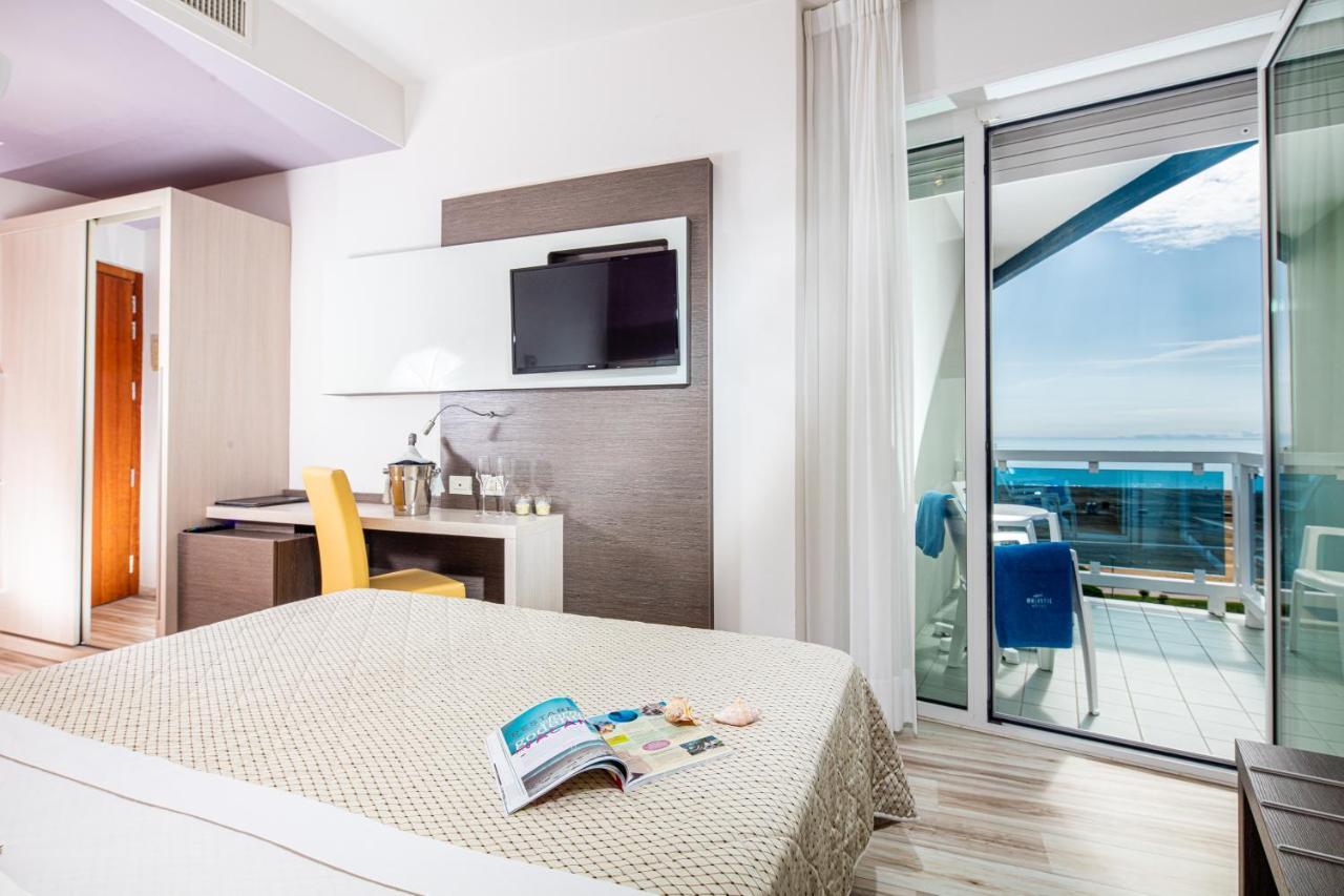 Majestic Beach Hotel & Wellness Bibione Exterior photo