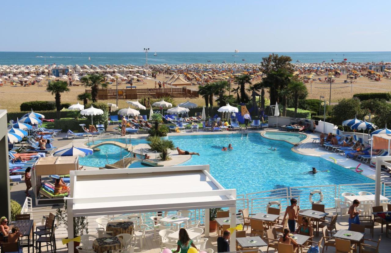 Majestic Beach Hotel & Wellness Bibione Exterior photo
